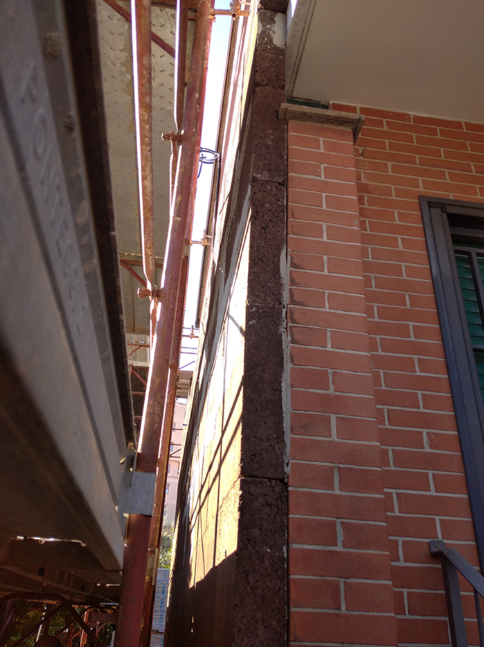 Passive energy saving with ecological cork thermal insulation