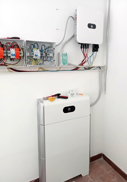 Energy saving through electrical storage batteries