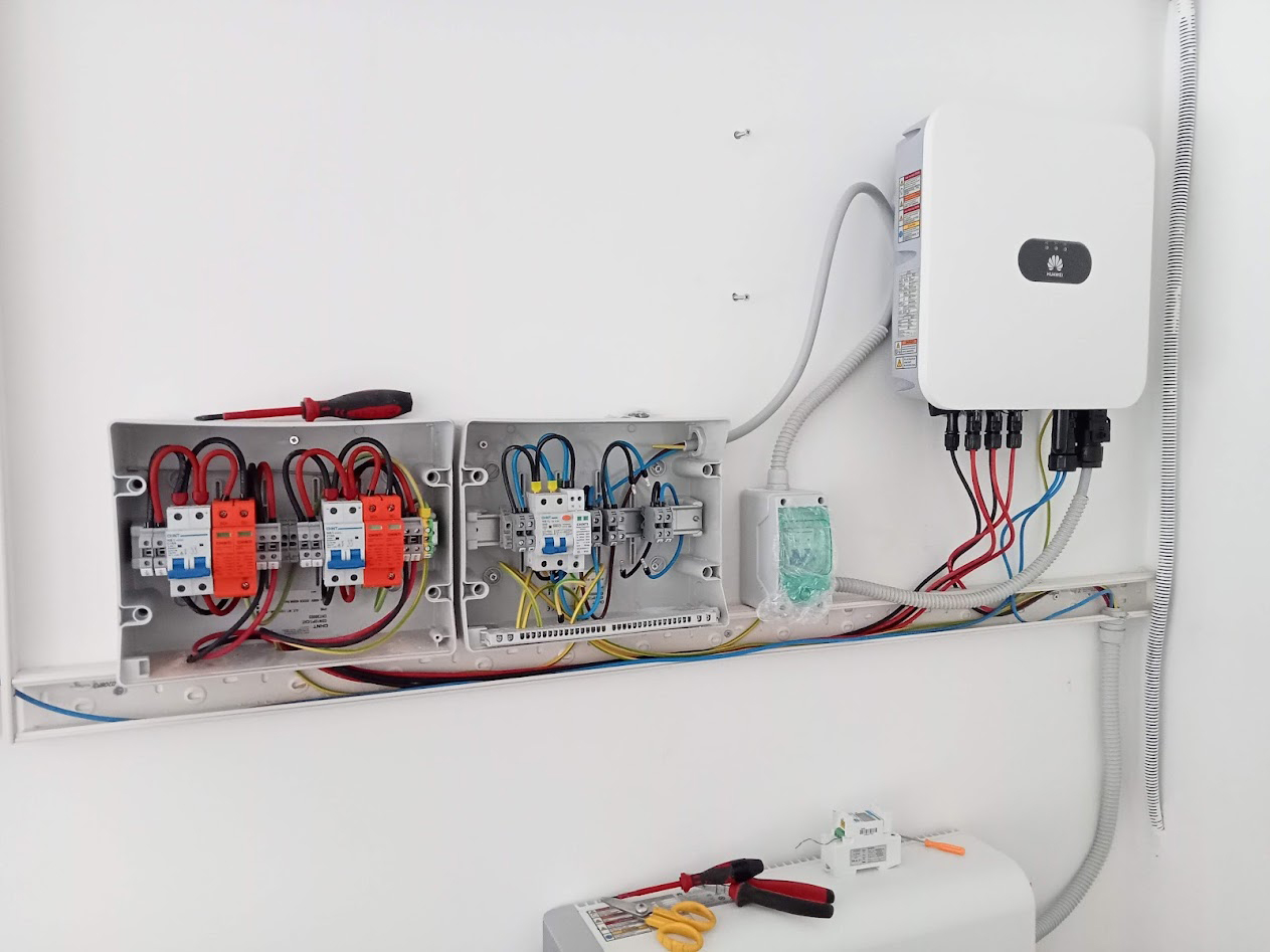 Energy saving through electrical storage batteries